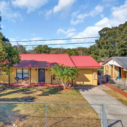Buy this 3 bed house on 107 Edgewater Drive in Polk County, FL 33881