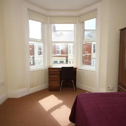 Image 5 - Dene House, 36-42 Grosvenor Road, Newcastle upon Tyne, NE2 2RP, United Kingdom - Apartment for rent