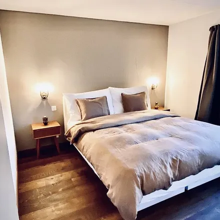 Rent this 3 bed house on 3704 Krattigen
