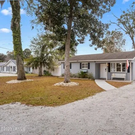 Buy this 3 bed house on 957 Belleview Circle West in Port Royal, Beaufort County