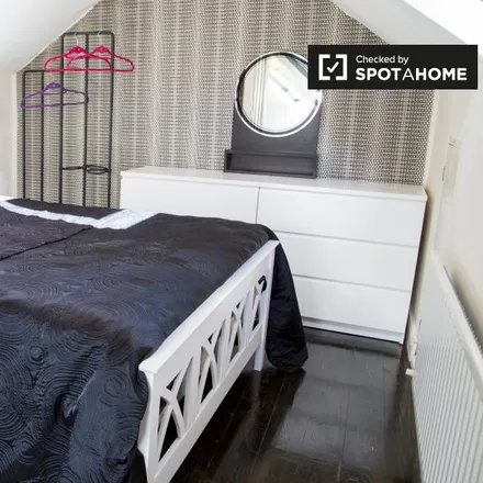 Rent this studio apartment on Cellenoine in Dundrum Road, Churchtown Lower