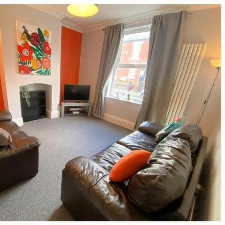 Rent this 5 bed house on 303 Ecclesall Road in Sheffield, S11 8PE