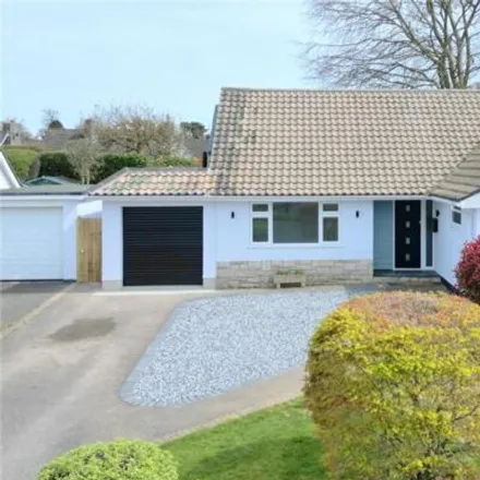 Image 1 - Colemere Gardens, Highcliffe-on-Sea, BH23 5NL, United Kingdom - House for sale