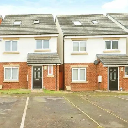 Buy this 5 bed house on Ikon Avenue in Wolverhampton, WV6 0FA