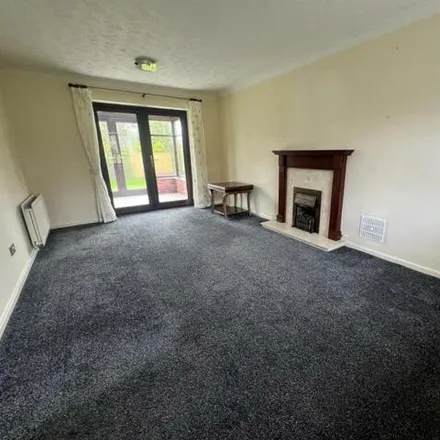 Image 2 - 64 Broadwells Crescent, Coventry, CV4 8JX, United Kingdom - House for rent