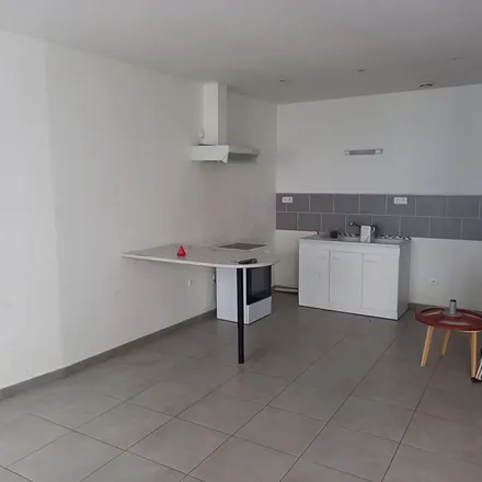 Rent this 3 bed apartment on 21 Rue de la Gare in 01800 Meximieux, France
