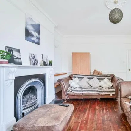 Image 3 - 60 Granville Park, London, SE13 7DX, United Kingdom - Apartment for sale