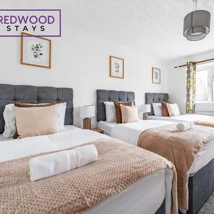 Rent this 3 bed house on Surrey Heath in GU15 4AG, United Kingdom
