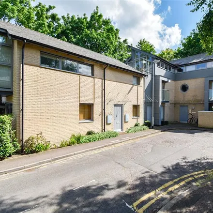 Rent this 1 bed apartment on Benson Place in Cambridge, CB4 3QP