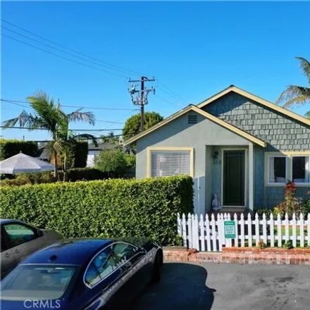 Rent this 2 bed house on 368 Oak Street in Laguna Beach, CA 92651