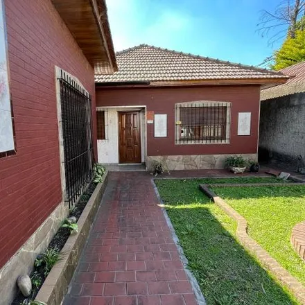 Buy this 2 bed house on Pi y Margall 1835 in Rafael Calzada, Argentina