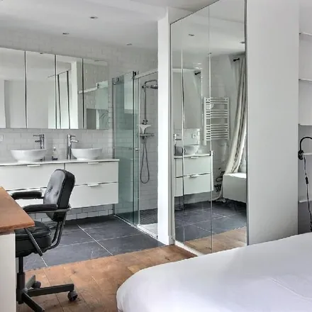 Rent this 2 bed apartment on 26 Boulevard Poissonnière in 75009 Paris, France