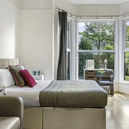 Rent this 1 bed apartment on The Gardens in St John's Road, Leeds