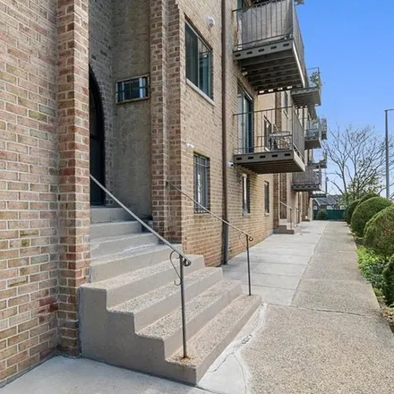 Rent this 1 bed apartment on Lepinsky Place in Dunwoodie Heights, City of Yonkers