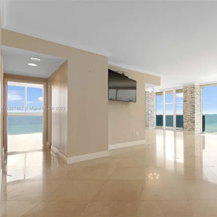 Image 6 - Green Diamond Condominium, 4775 Collins Avenue, Miami Beach, FL 33140, USA - Condo for rent