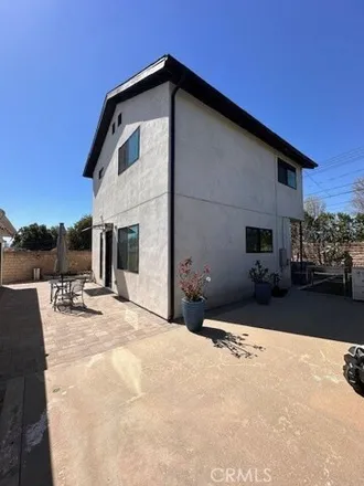 Image 3 - 11725 Paso Robles Avenue, Los Angeles, CA 91344, USA - House for sale