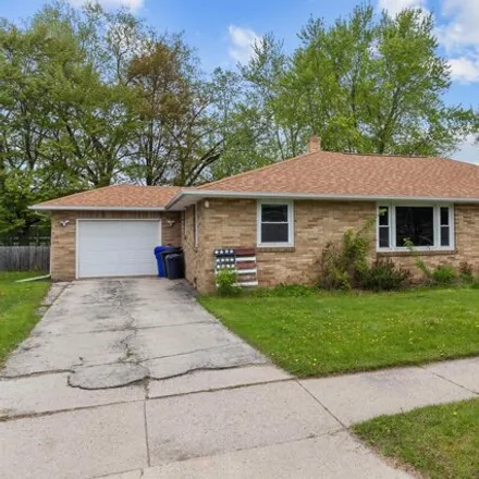 Buy this 3 bed house on Madison Middle School in East Coolidge Avenue, Appleton