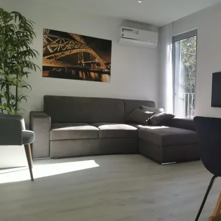 Rent this 1 bed apartment on Quinta de Vilar in Rua de Entre Quintas, 4050-329 Porto