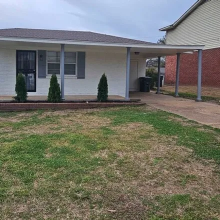 Buy this 3 bed house on 2543 Bridgeport Drive in Memphis, TN 38114