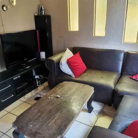 Rent this 3 bed apartment on Greyhound Street in Hesteapark, Pretoria