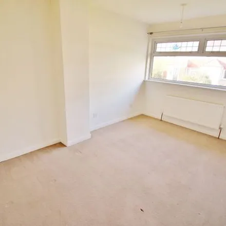 Rent this 3 bed townhouse on Meadow Way in Chigwell, IG7 6LJ
