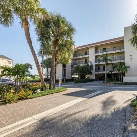 Rent this 2 bed condo on 4662 Gulf of Mexico Drive in Longboat Key, Manatee County