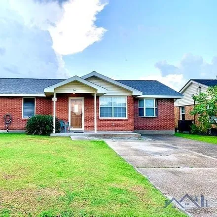 Buy this 3 bed house on 206 Elysian Drive in Mechanicville, Houma