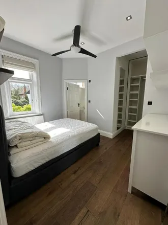 Rent this 1 bed room on 17 Chatsworth Road in London, NW2 5QZ