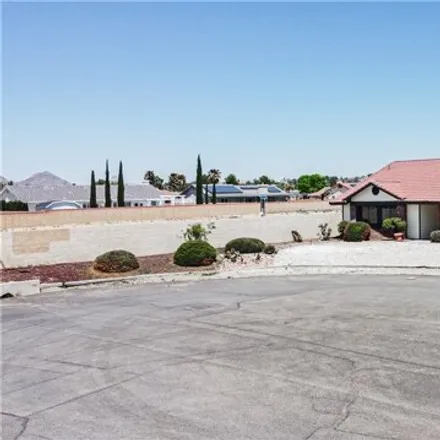 Image 3 - Yucca Loma Road, Apple Valley, CA 92307, USA - House for sale