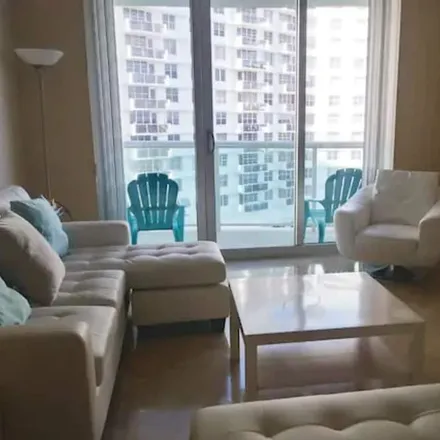 Rent this 1 bed condo on Hollywood