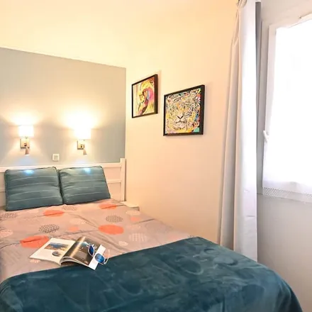 Rent this 2 bed apartment on Place des Prouvencelles Cap Estérel in 83700 Saint-Raphaël, France