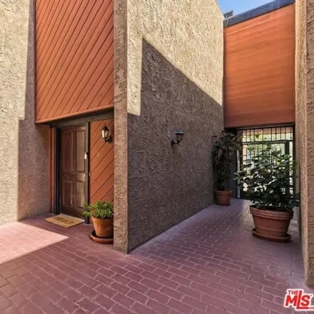 Image 4 - 1430 South Bentley Avenue, Los Angeles, CA 90025, USA - House for sale
