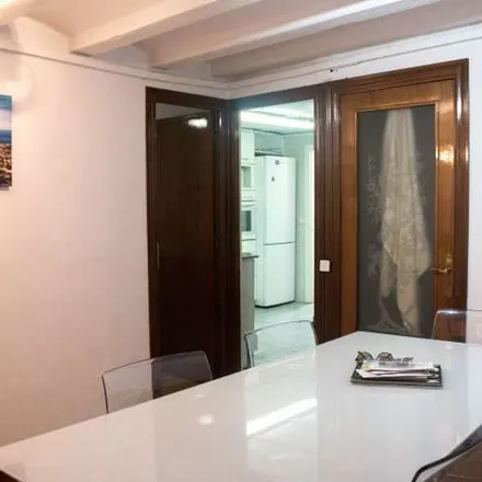 Rent this 5 bed apartment on Carrer del Príncep de Viana in 18, 08001 Barcelona