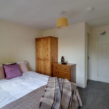 Rent this 1 bed room on Oldbury Road in Worcester, WR2 6AR