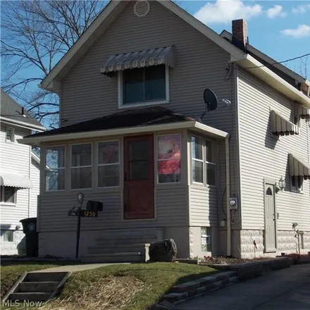 Buy this 3 bed house on 1249 Kohler Alley in Akron, OH 44314