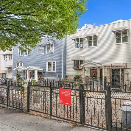 Image 1 - 1112 Simpson Street, New York, NY 10459, USA - Townhouse for sale