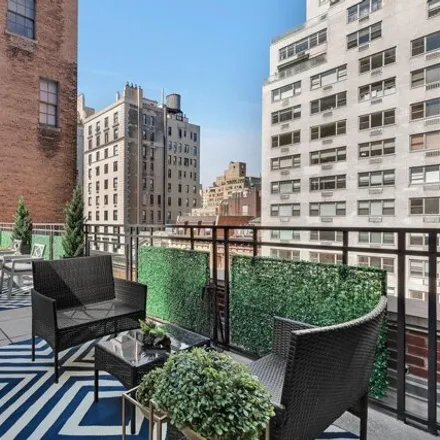 Image 4 - 40 East 72nd Street, New York, NY 10021, USA - Condo for rent