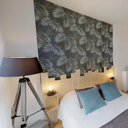 Rent this 3 bed room on 40 Avenue de Suffren in 75015 Paris, France