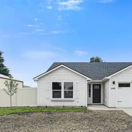 Buy this 3 bed house on 1401 Highland Avenue in Clarkston, WA 99403