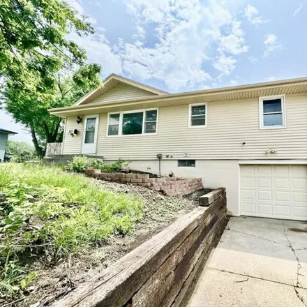 Buy this 3 bed house on 796 Janes View Street in Papillion, NE 68046