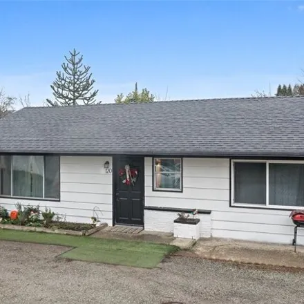 Buy this 3 bed house on 116 1/2 South 108th Street in Seattle, WA 98168
