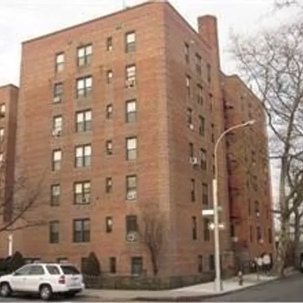 Buy this studio apartment on 711 Montauk Court in New York, NY 11235