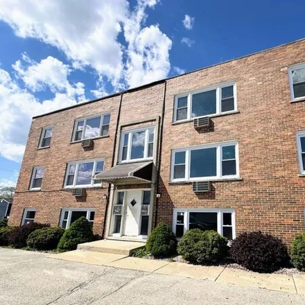 Rent this 1 bed apartment on 28 North Craig Place in Lombard, IL 60148