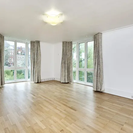 Rent this 3 bed apartment on Kings Chelsea Garden in Fulham Road, Lot's Village