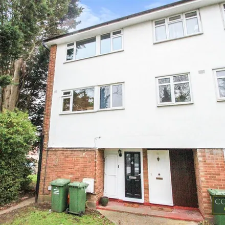 Rent this 2 bed apartment on Market Avenue in Wickford, SS12 0FF