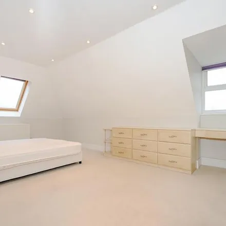 Rent this 3 bed apartment on Nationwide Crash Repair Centre in Mariner, Coton Farm