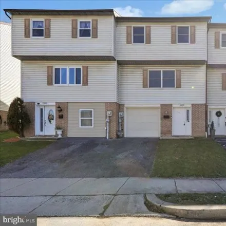 Image 2 - 1330 Fairview Street, Reading, PA 19602, USA - Townhouse for sale