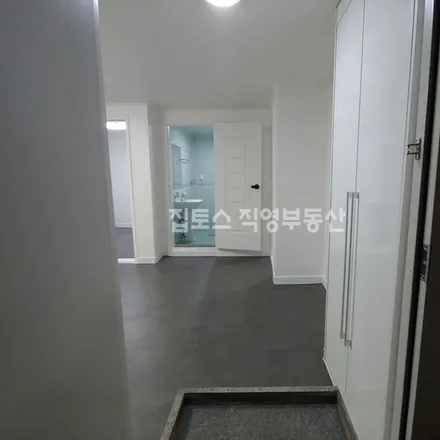 Rent this 2 bed apartment on 서울특별시 강남구 역삼동 780-13