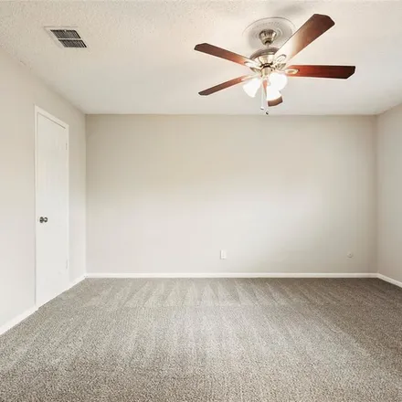 Image 5 - 12061 Sturdivant Street, Meadows Place, Fort Bend County, TX 77477, USA - Apartment for rent