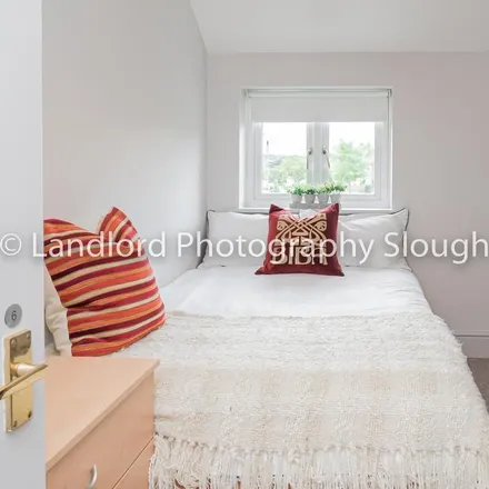 Image 1 - 61 Broomfield, Guildford, GU2 8LH, United Kingdom - Duplex for rent